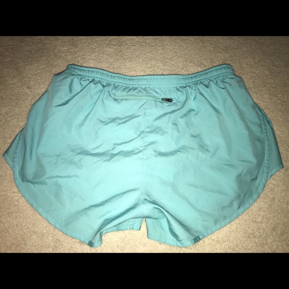 SOLD🎄☃️ NIKE RUNNING SHORTS - Picture 2 of 3